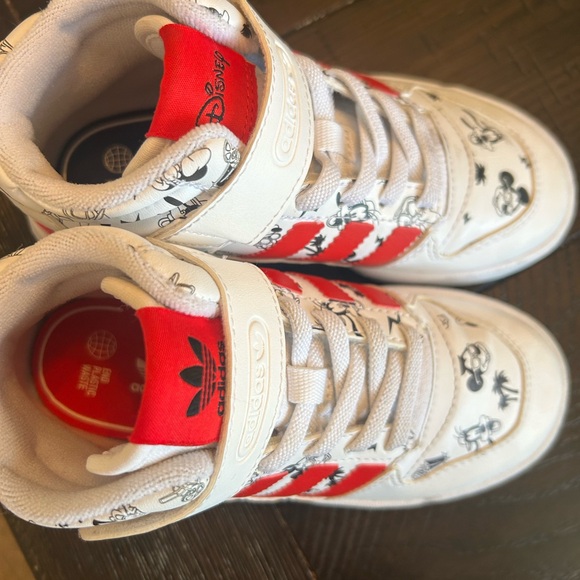 Disney x Addidas Little kids- size 12us - Picture 6 of 7